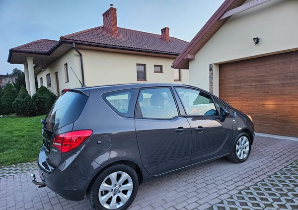 Opel Meriva cena 26800 przebieg: 120000, rok produkcji 2013 z Brzozów małe 352